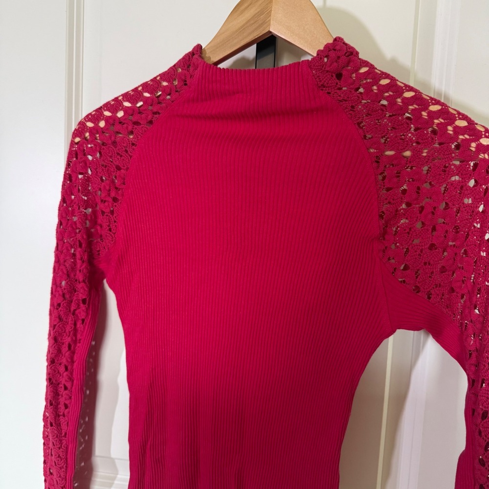Free People Clemente‎ Top in Hot Berry Lace Sleeves Women's Size M - Picture 5 of 10